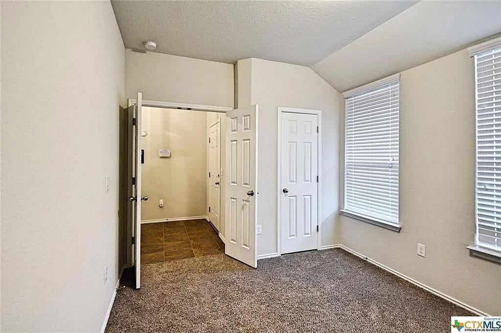 362 Limerick Rd, Buda, TX 78610