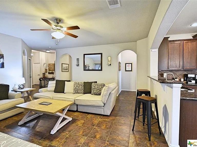 362 Limerick Rd, Buda, TX 78610