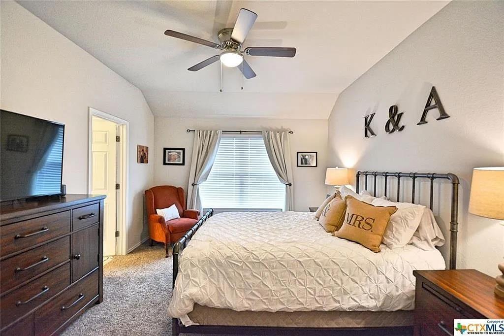 362 Limerick Rd, Buda, TX 78610