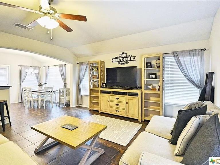 362 Limerick Rd, Buda, TX 78610