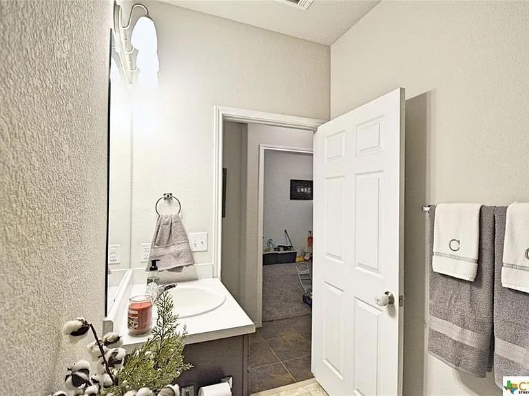 362 Limerick Rd, Buda, TX 78610