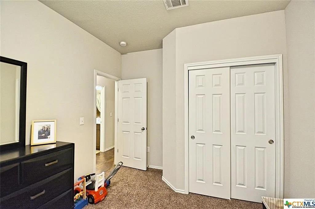 362 Limerick Rd, Buda, TX 78610