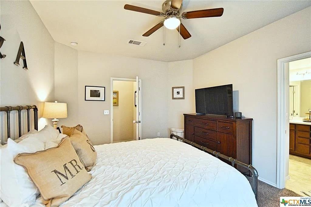 362 Limerick Rd, Buda, TX 78610