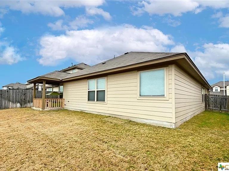 362 Limerick Rd, Buda, TX 78610
