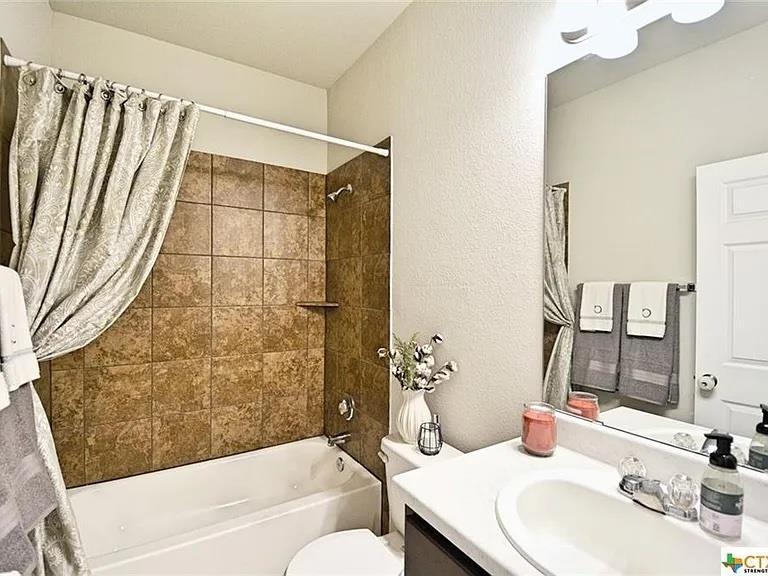 362 Limerick Rd, Buda, TX 78610