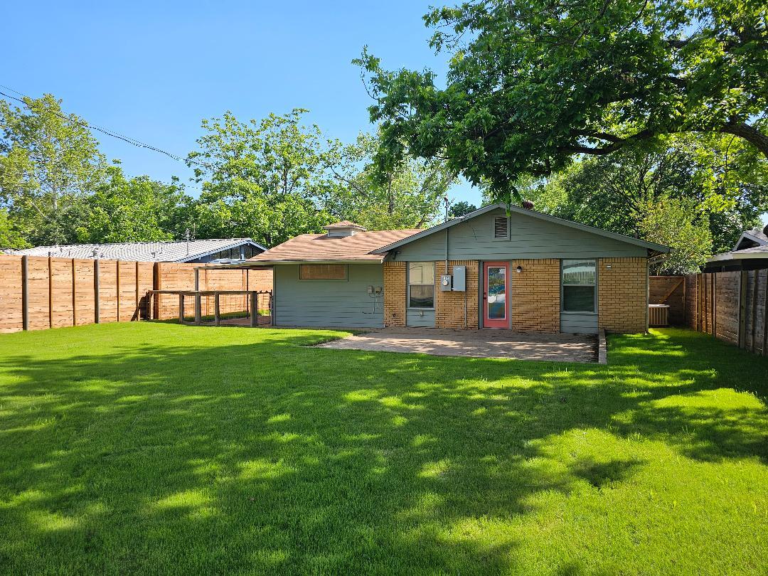 1812 Forestglade Dr, Austin, TX 78745