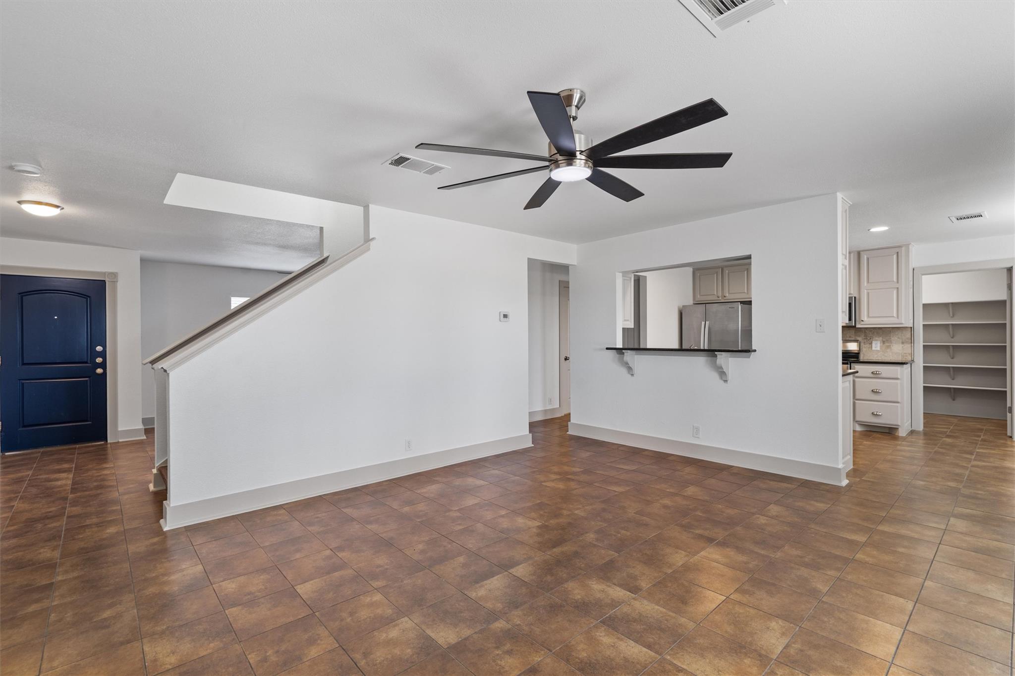 950 Whispering Hollow Dr, Kyle, TX 78640