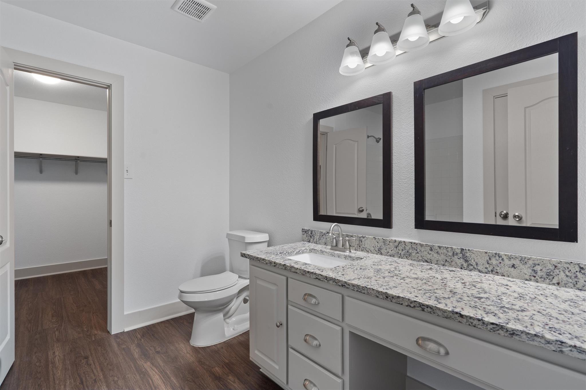 950 Whispering Hollow Dr, Kyle, TX 78640