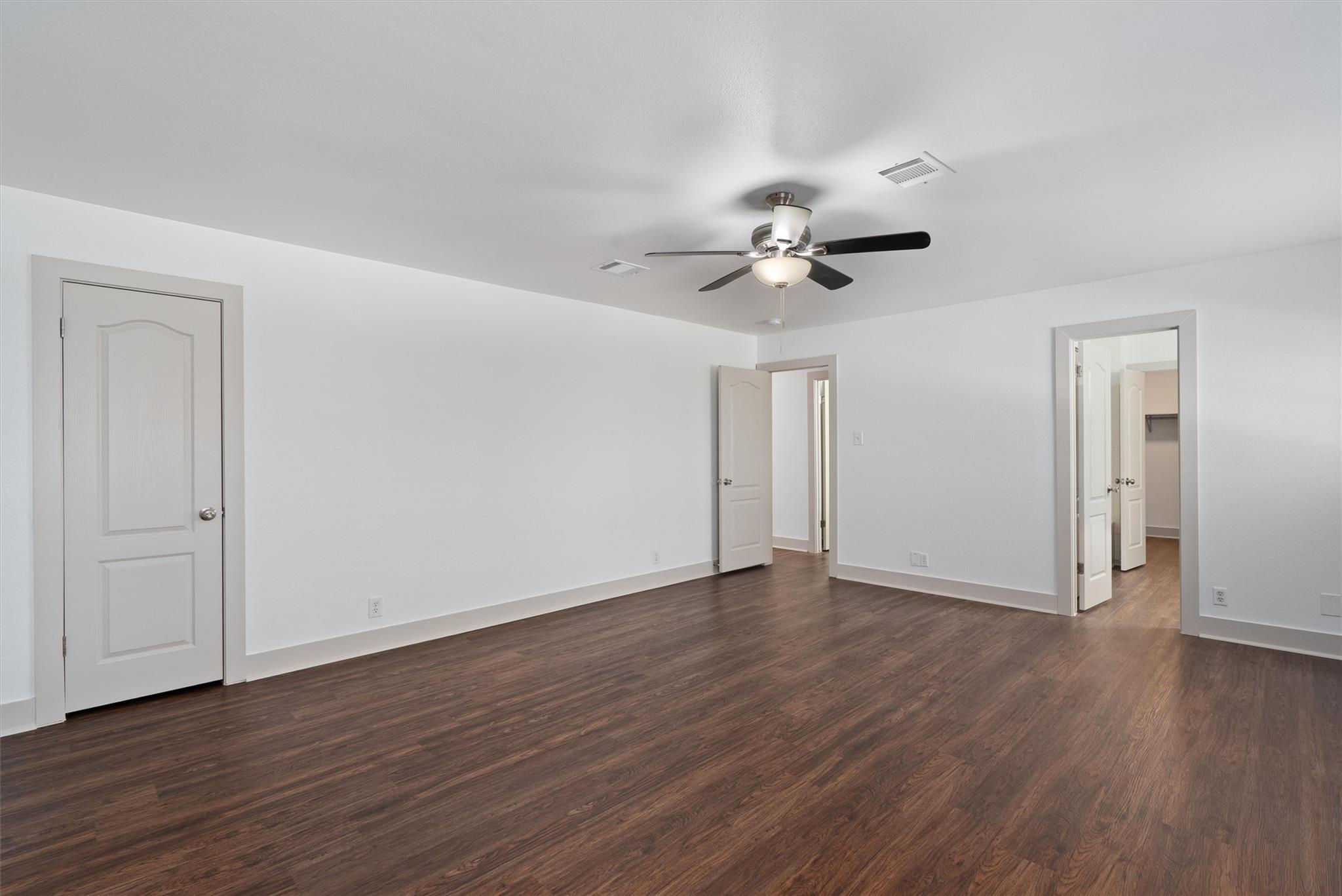 950 Whispering Hollow Dr, Kyle, TX 78640