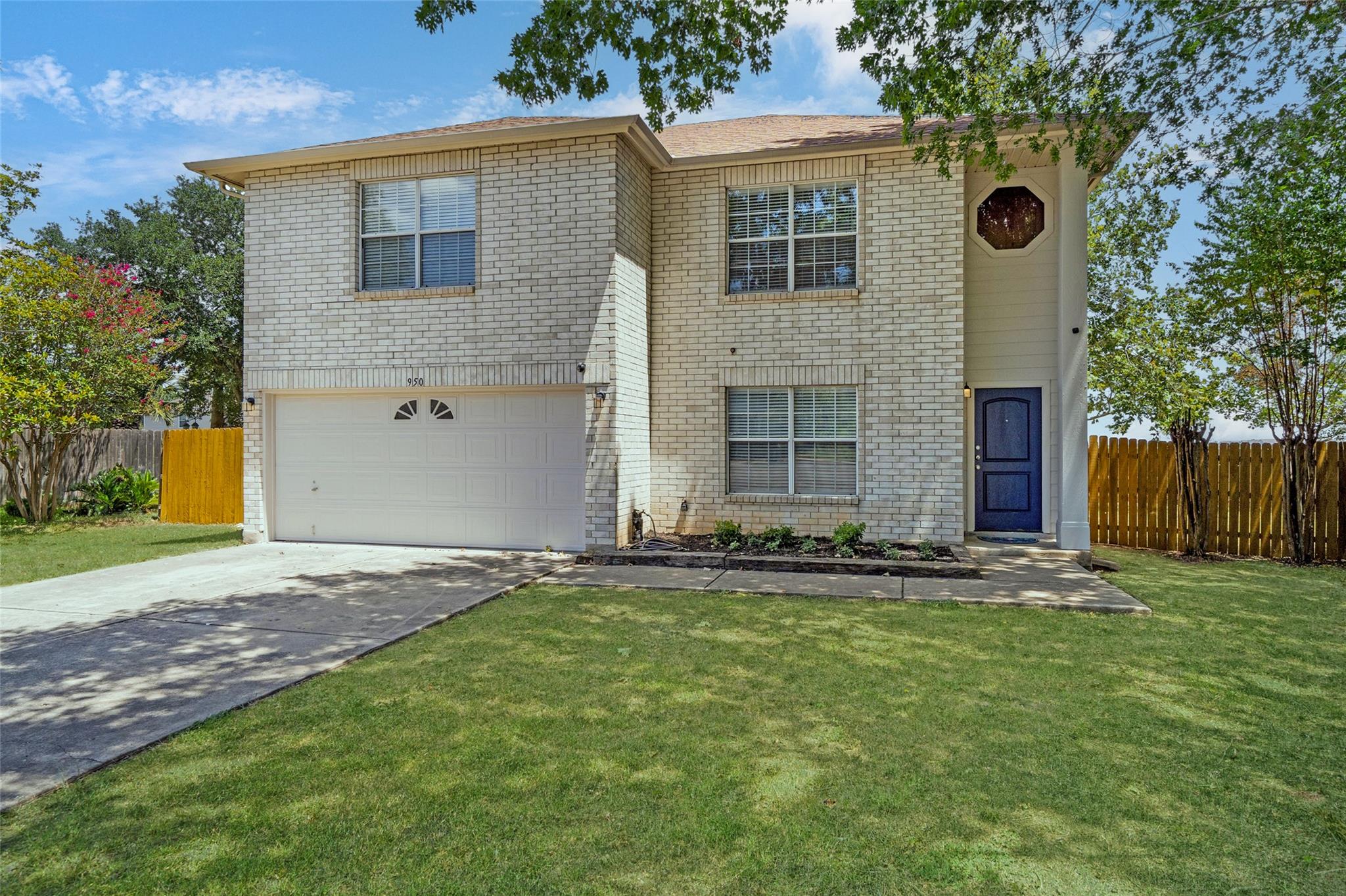 950 Whispering Hollow Dr, Kyle, TX 78640