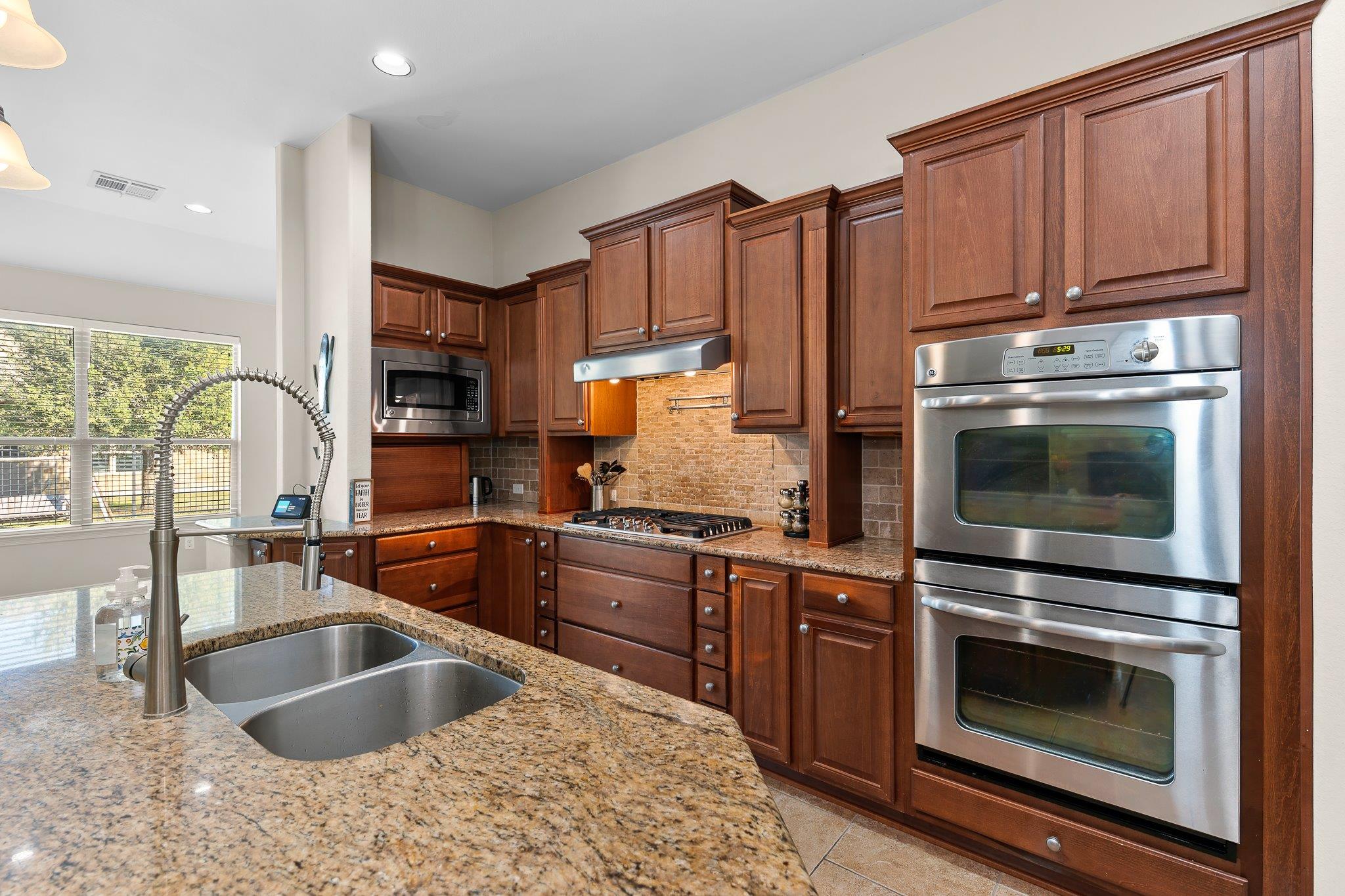 1737 Harvest Dance Dr, Leander, TX 78641