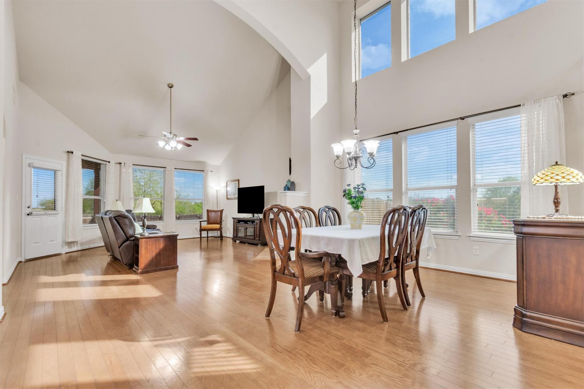 114 Hazy Sunshine Way, Buda, TX 78610