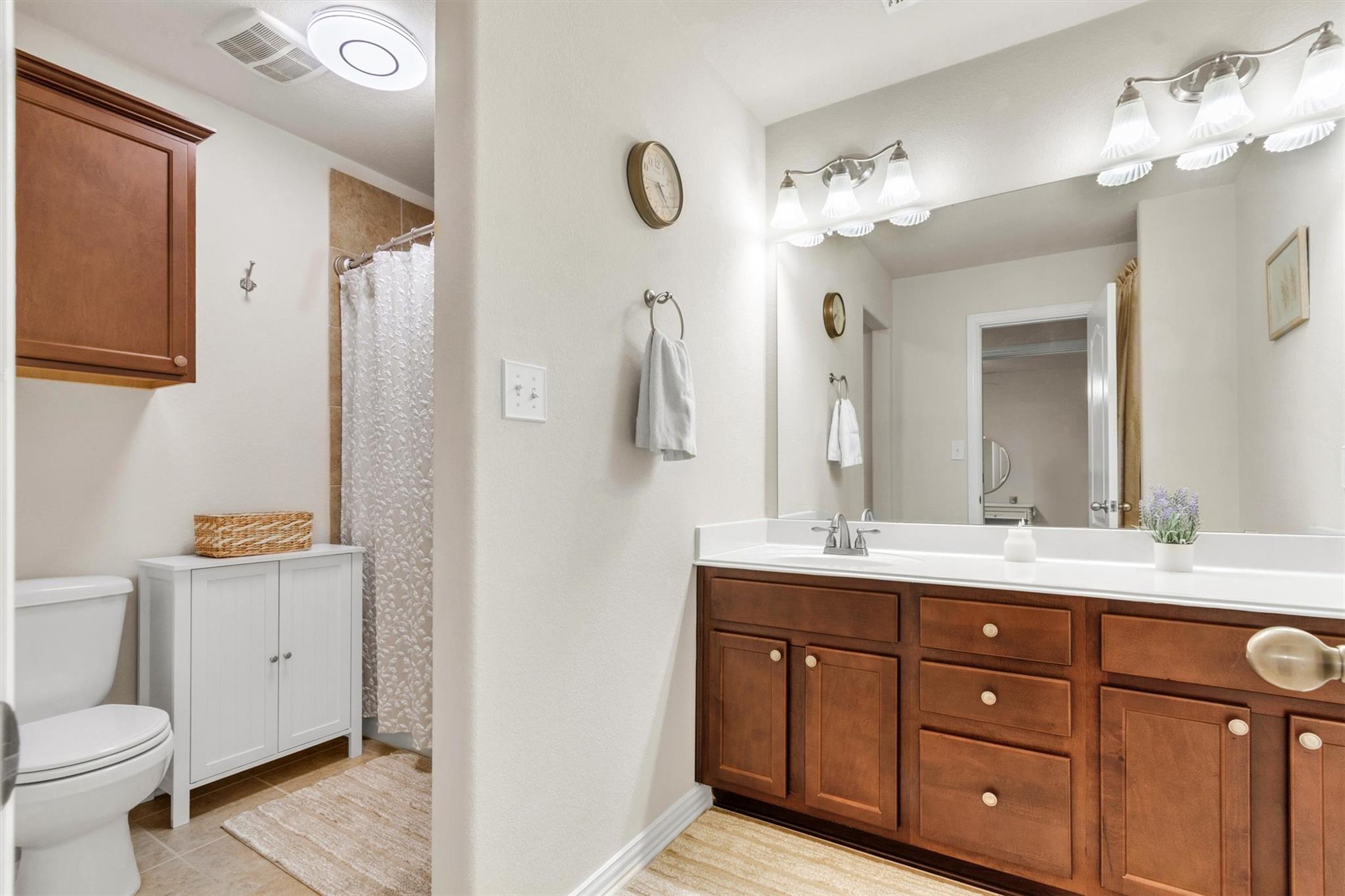 114 Hazy Sunshine Way, Buda, TX 78610