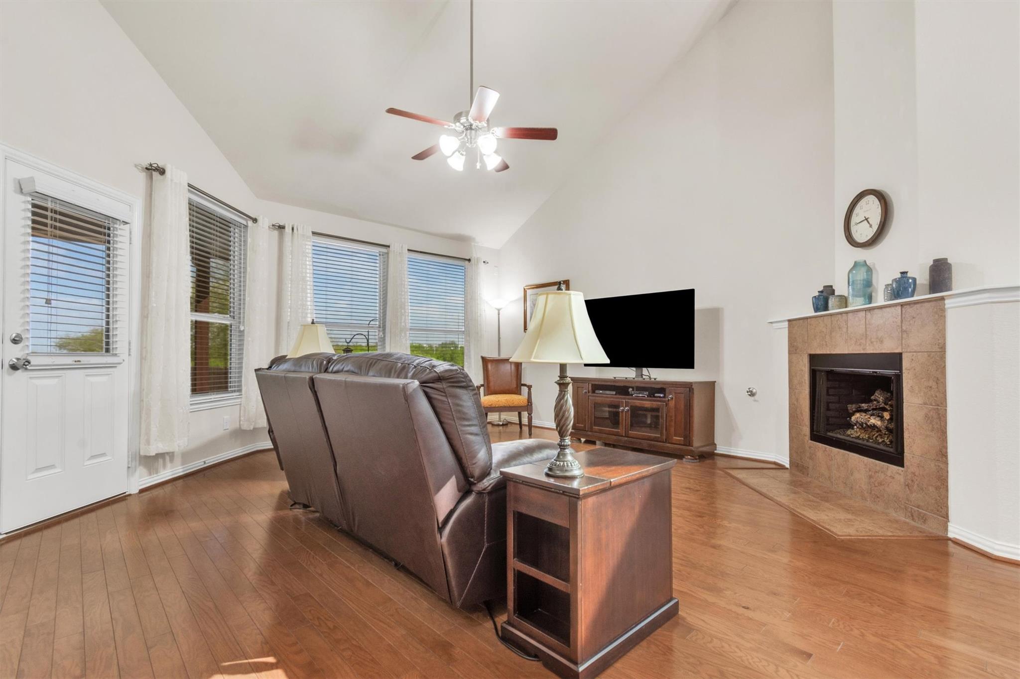 114 Hazy Sunshine Way, Buda, TX 78610