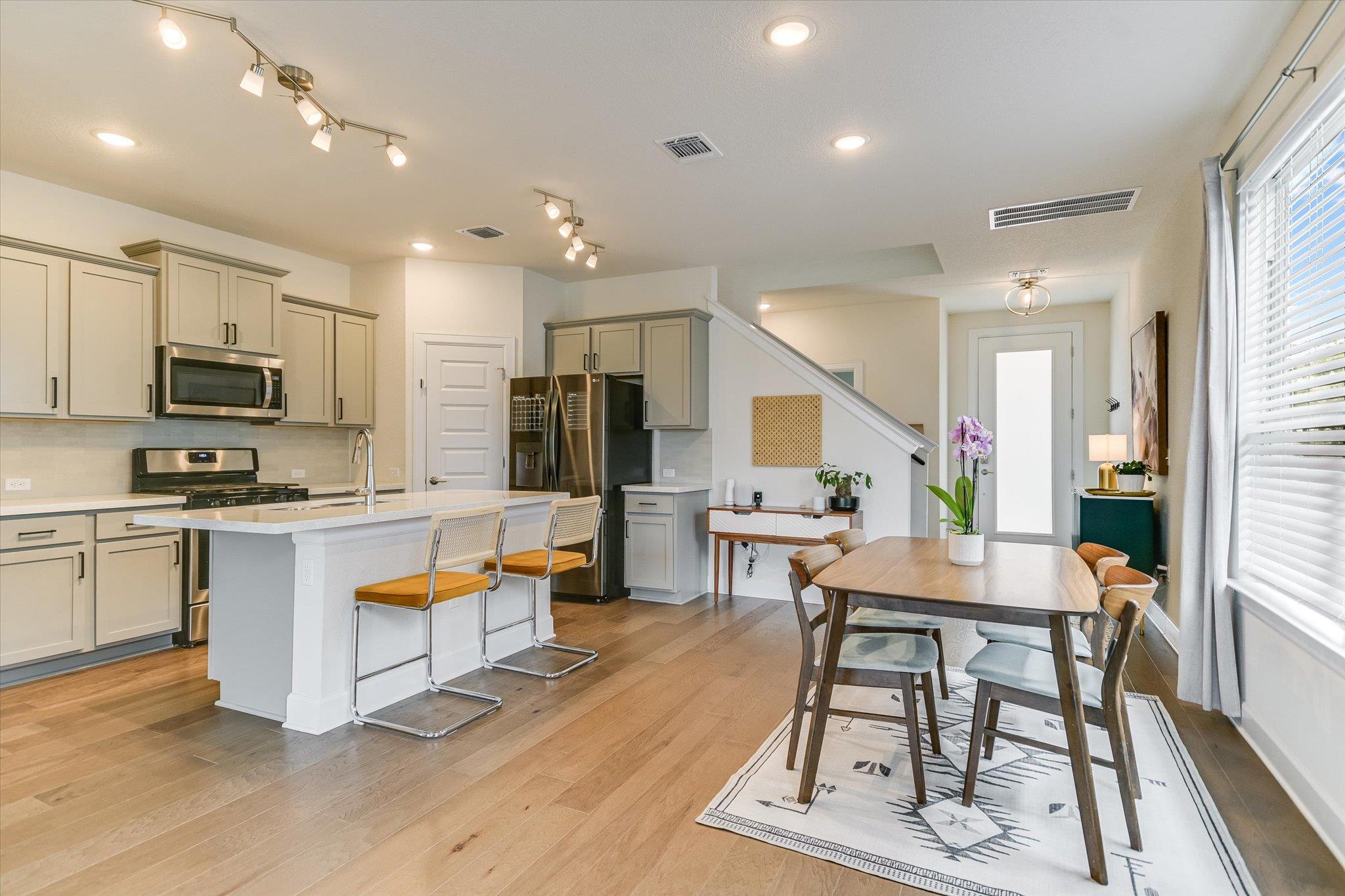 8607 McKamy Dr, Austin, TX 78744