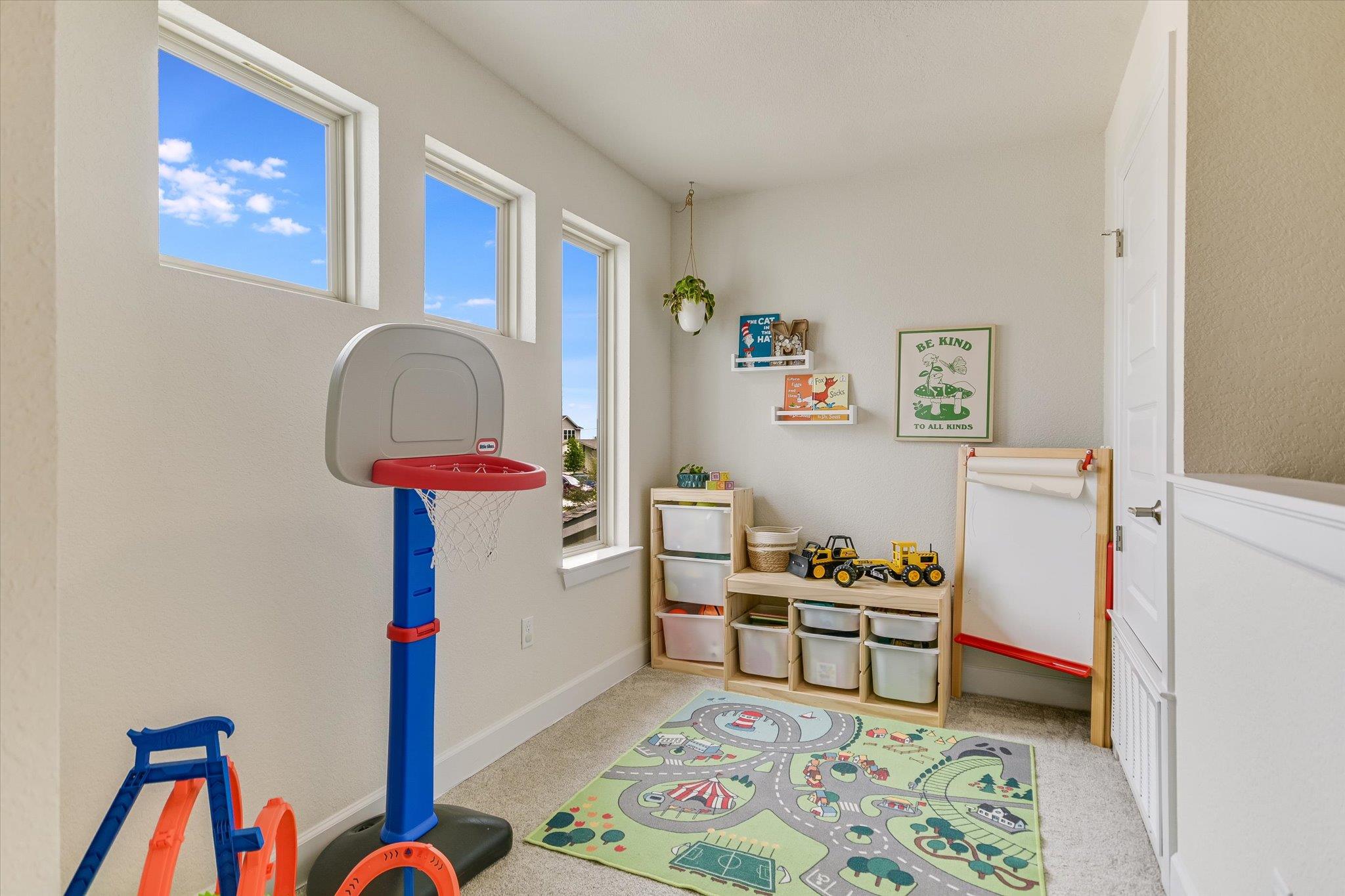 8607 McKamy Dr, Austin, TX 78744