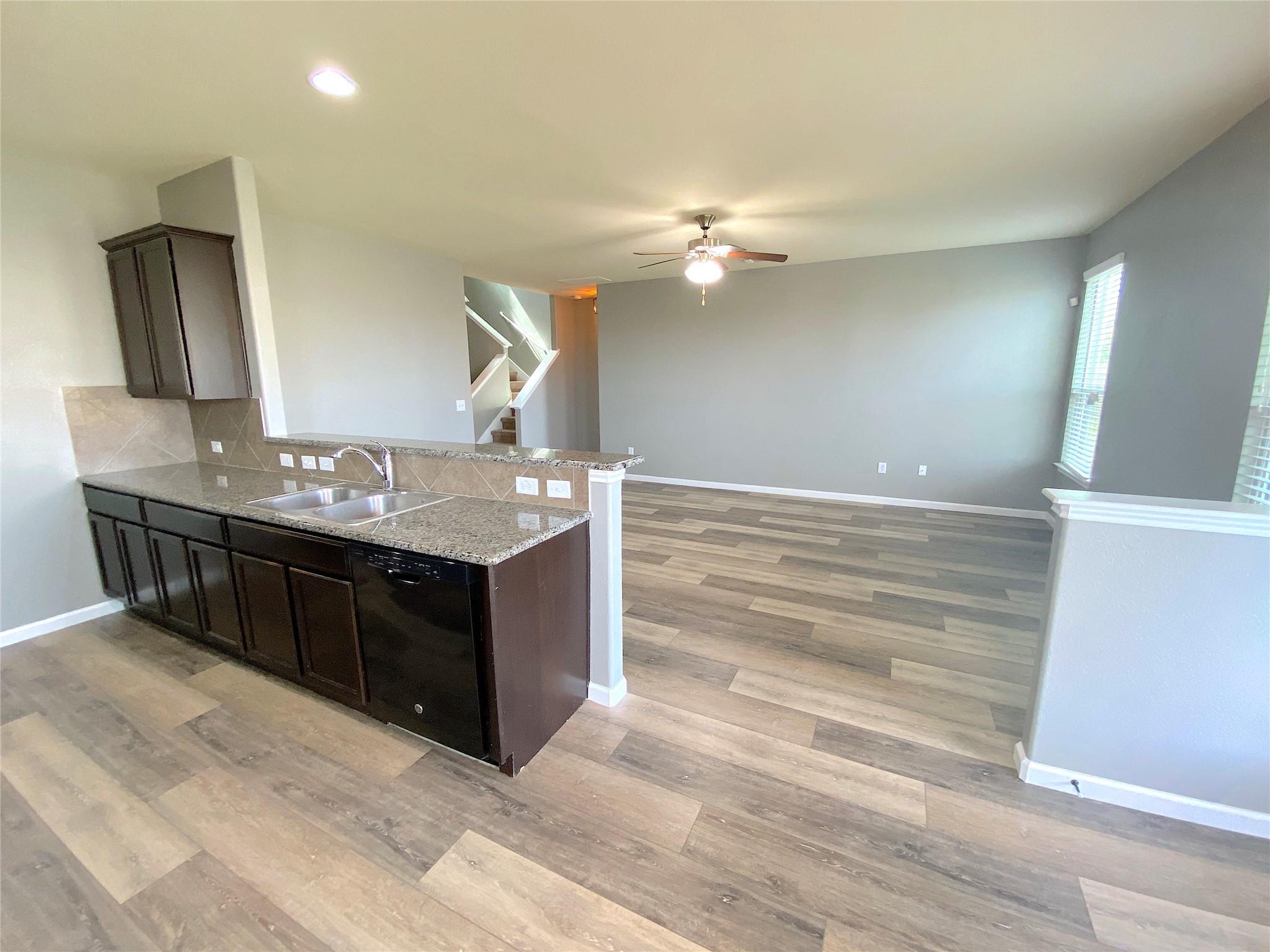 122 Liard River Rd, Hutto, TX 78634