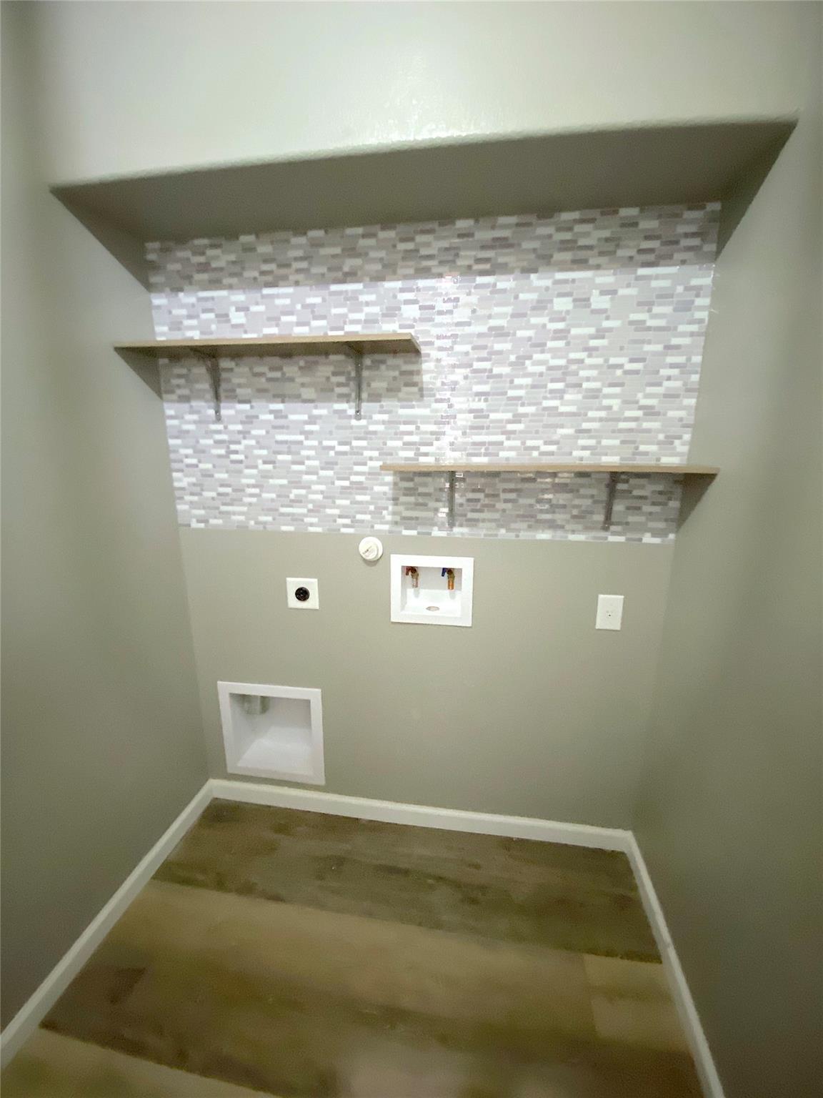 122 Liard River Rd, Hutto, TX 78634