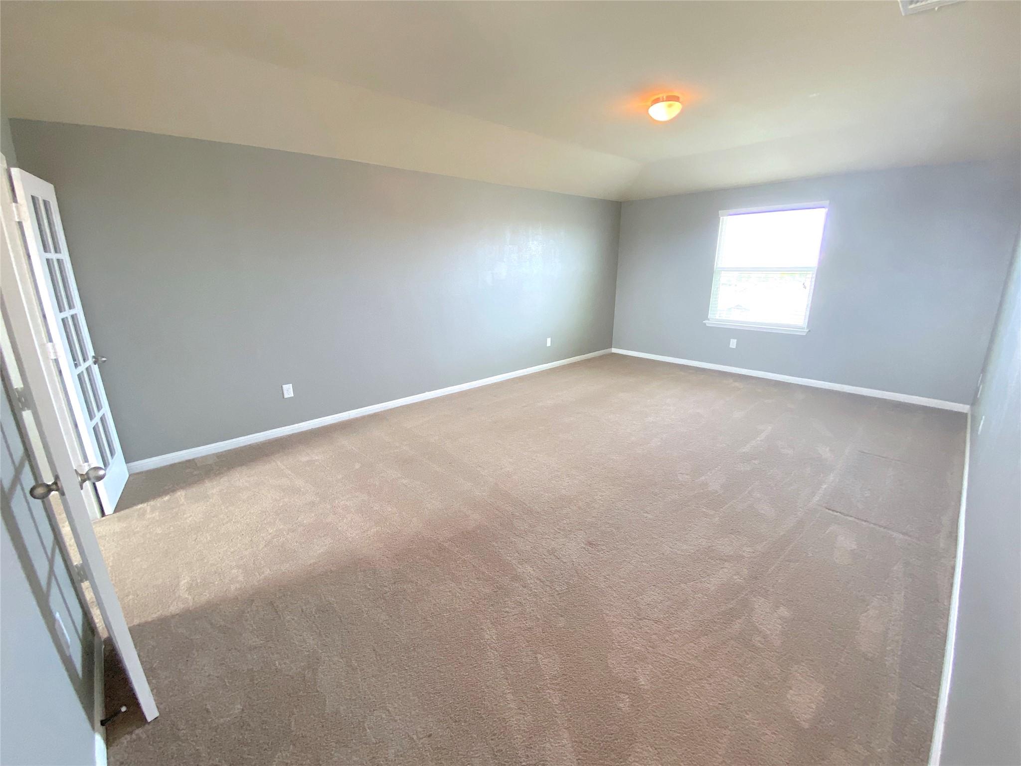 122 Liard River Rd, Hutto, TX 78634