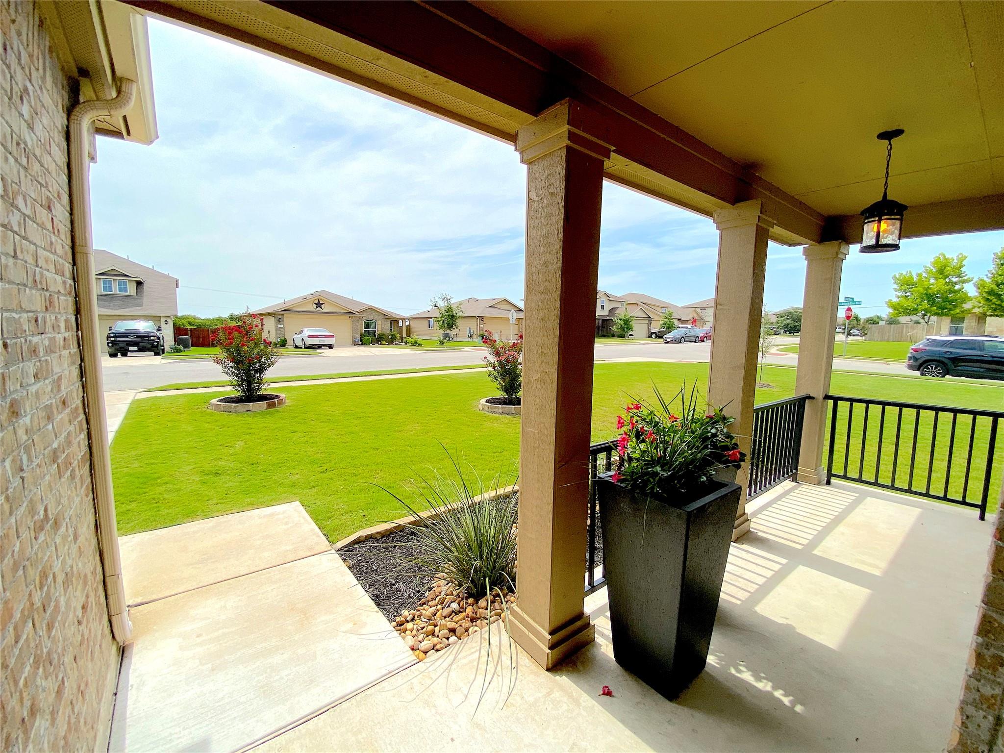 122 Liard River Rd, Hutto, TX 78634