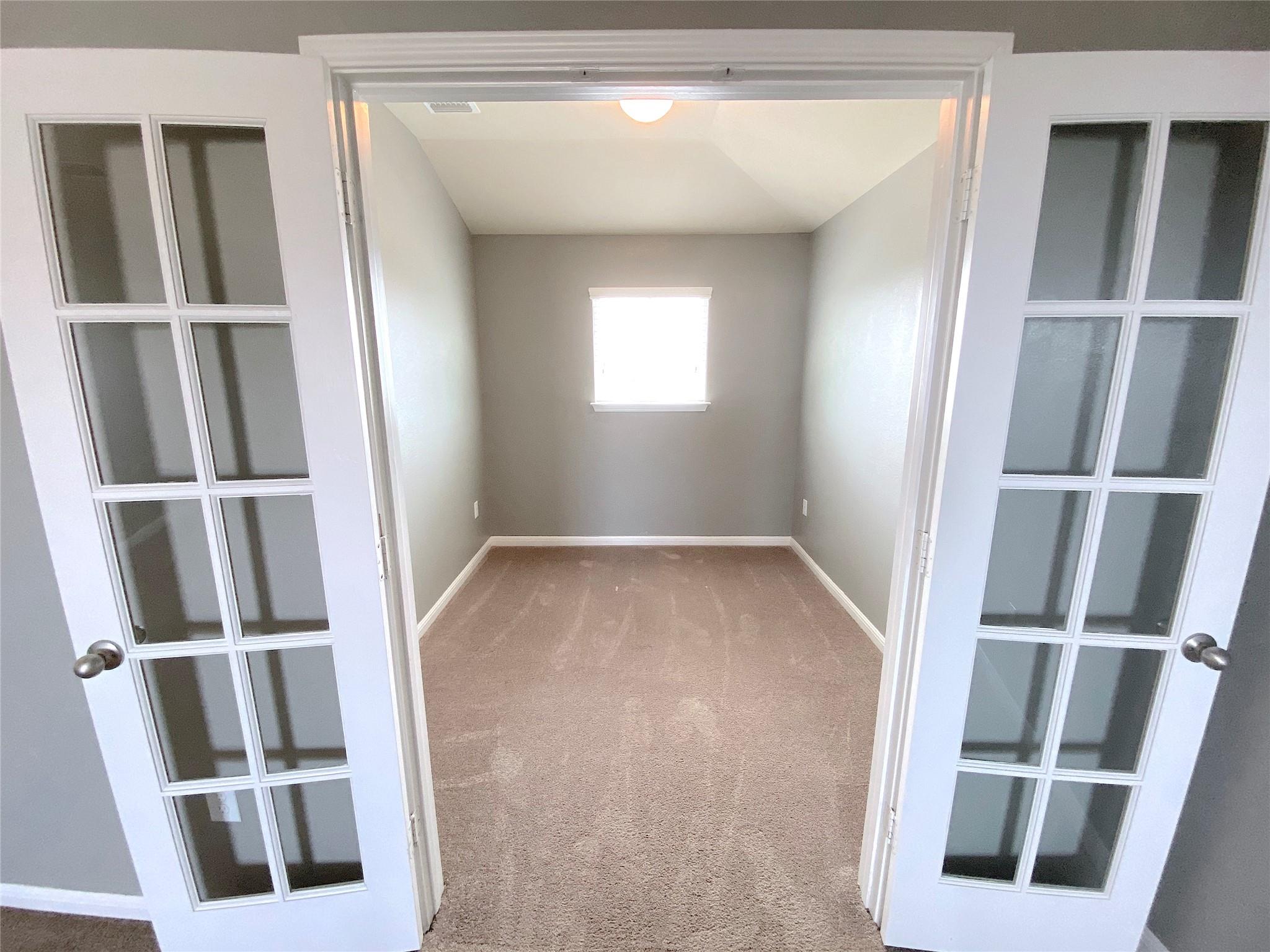 122 Liard River Rd, Hutto, TX 78634