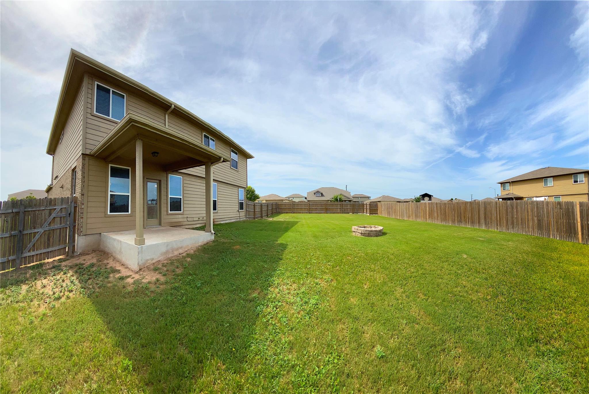 122 Liard River Rd, Hutto, TX 78634