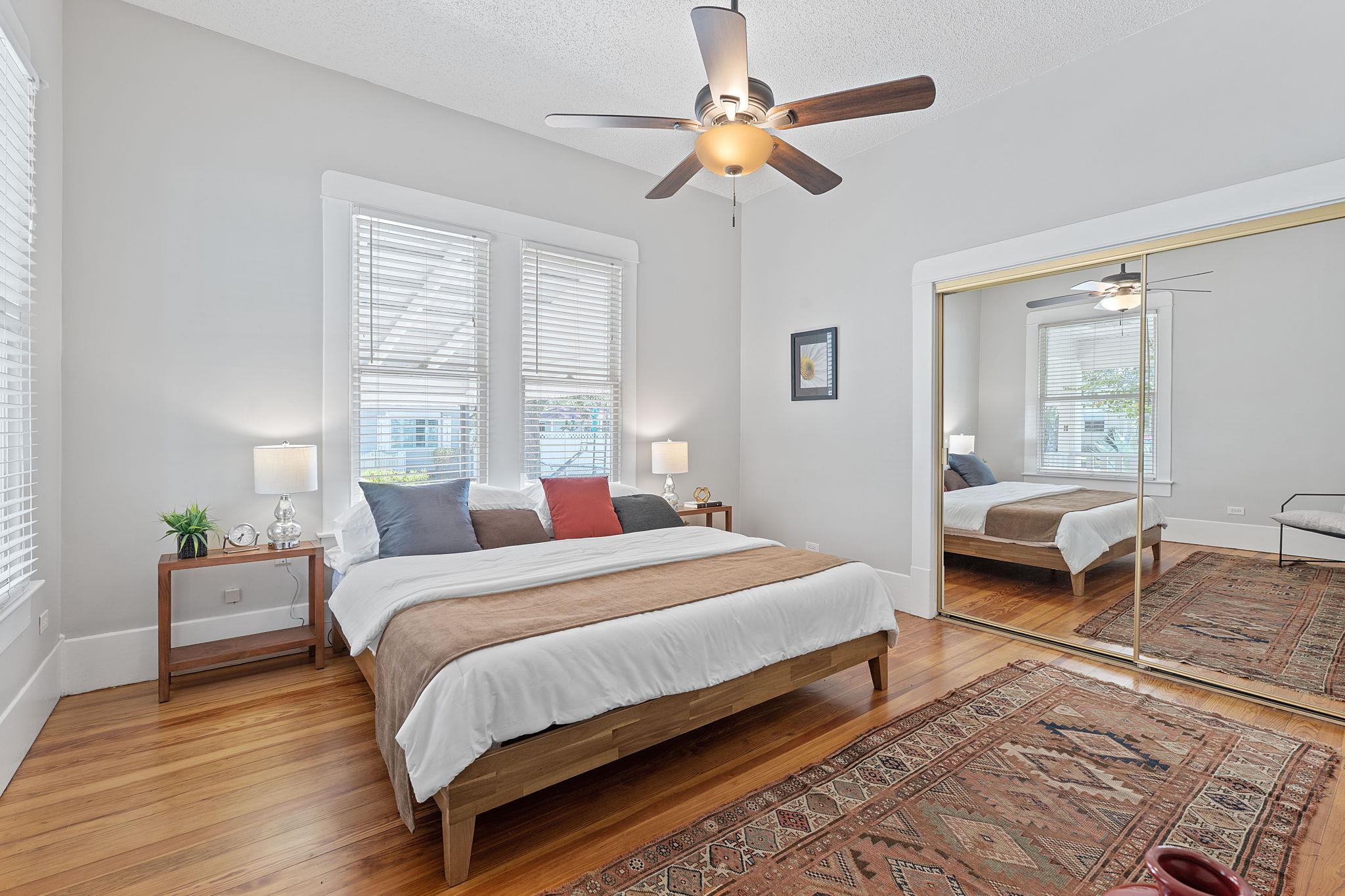 909 Hudgins St, Smithville, TX 78957