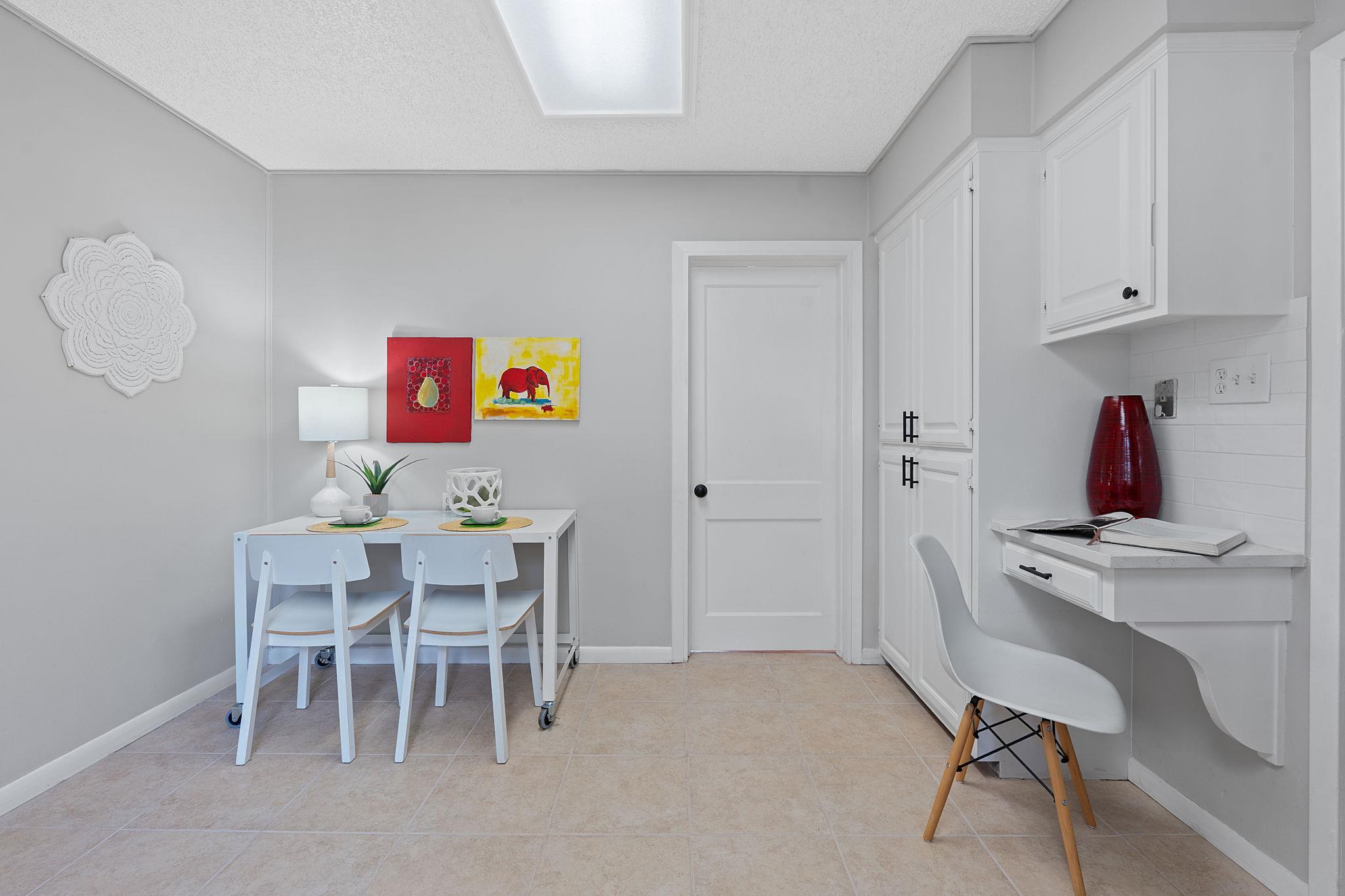 909 Hudgins St, Smithville, TX 78957