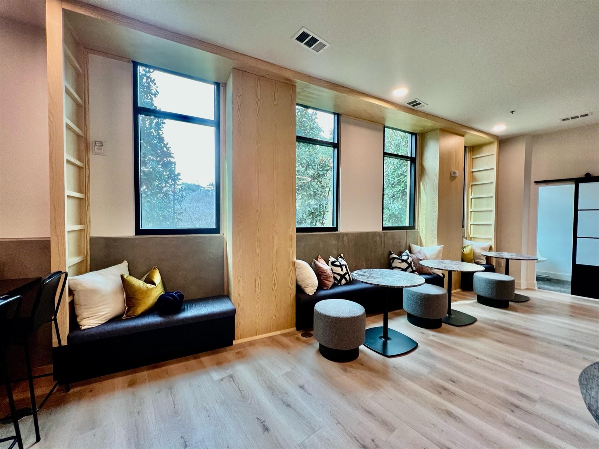 2500 Longview St # 417, Austin, TX 78705