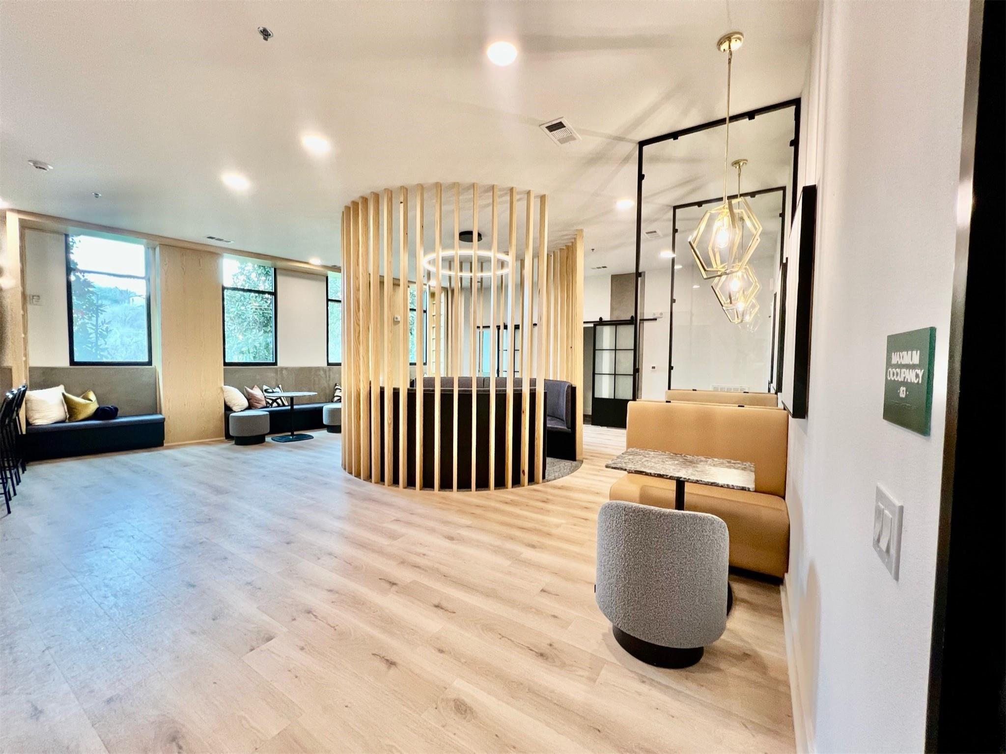 2500 Longview St # 417, Austin, TX 78705