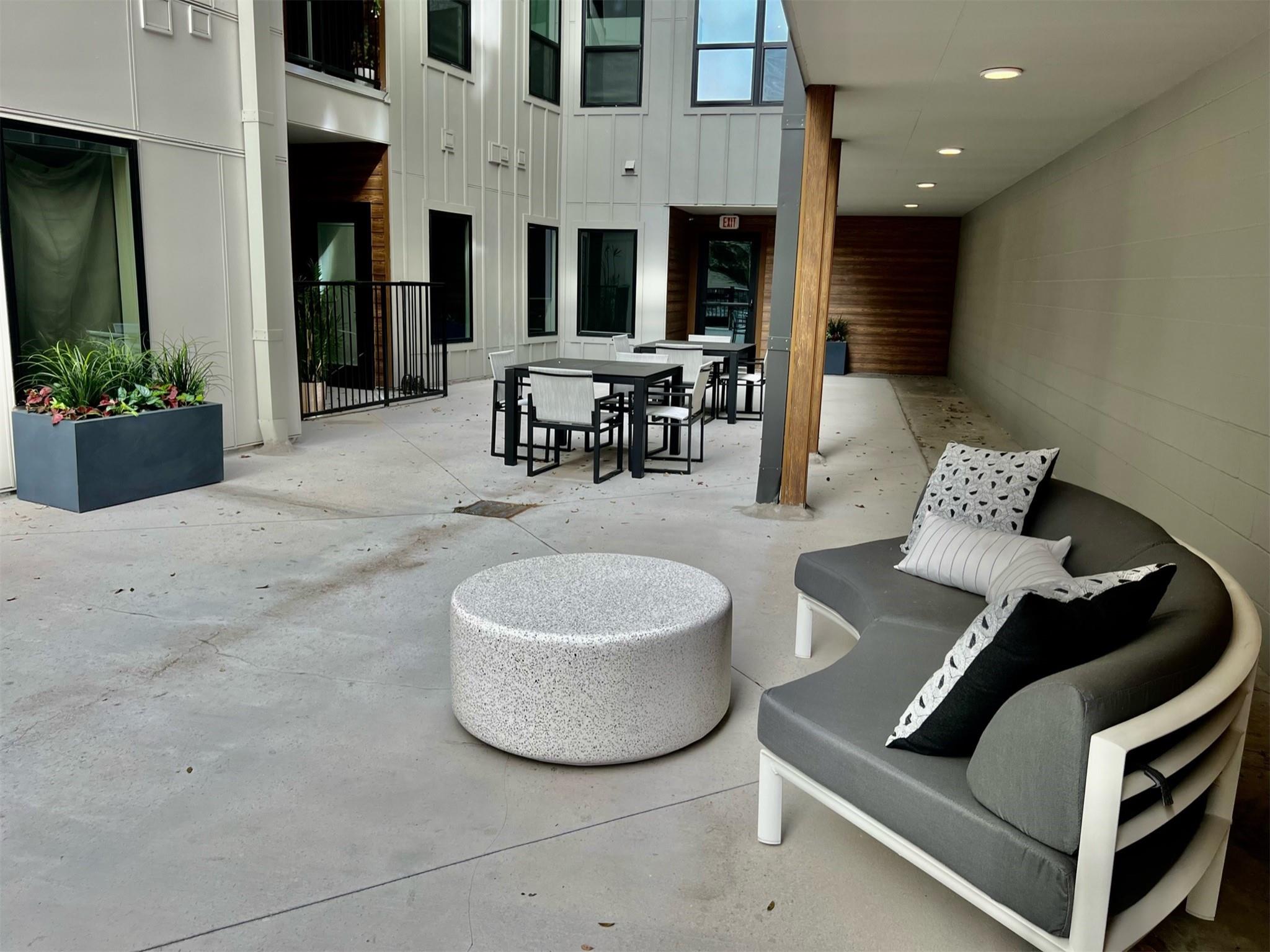 2500 Longview St # 417, Austin, TX 78705