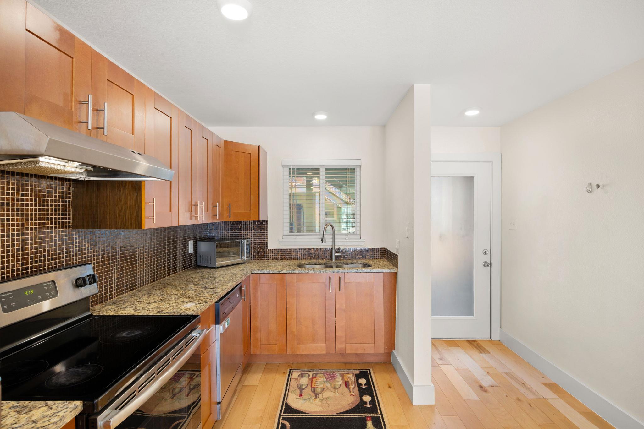 909 Reinli St # 136, Austin, TX 78751