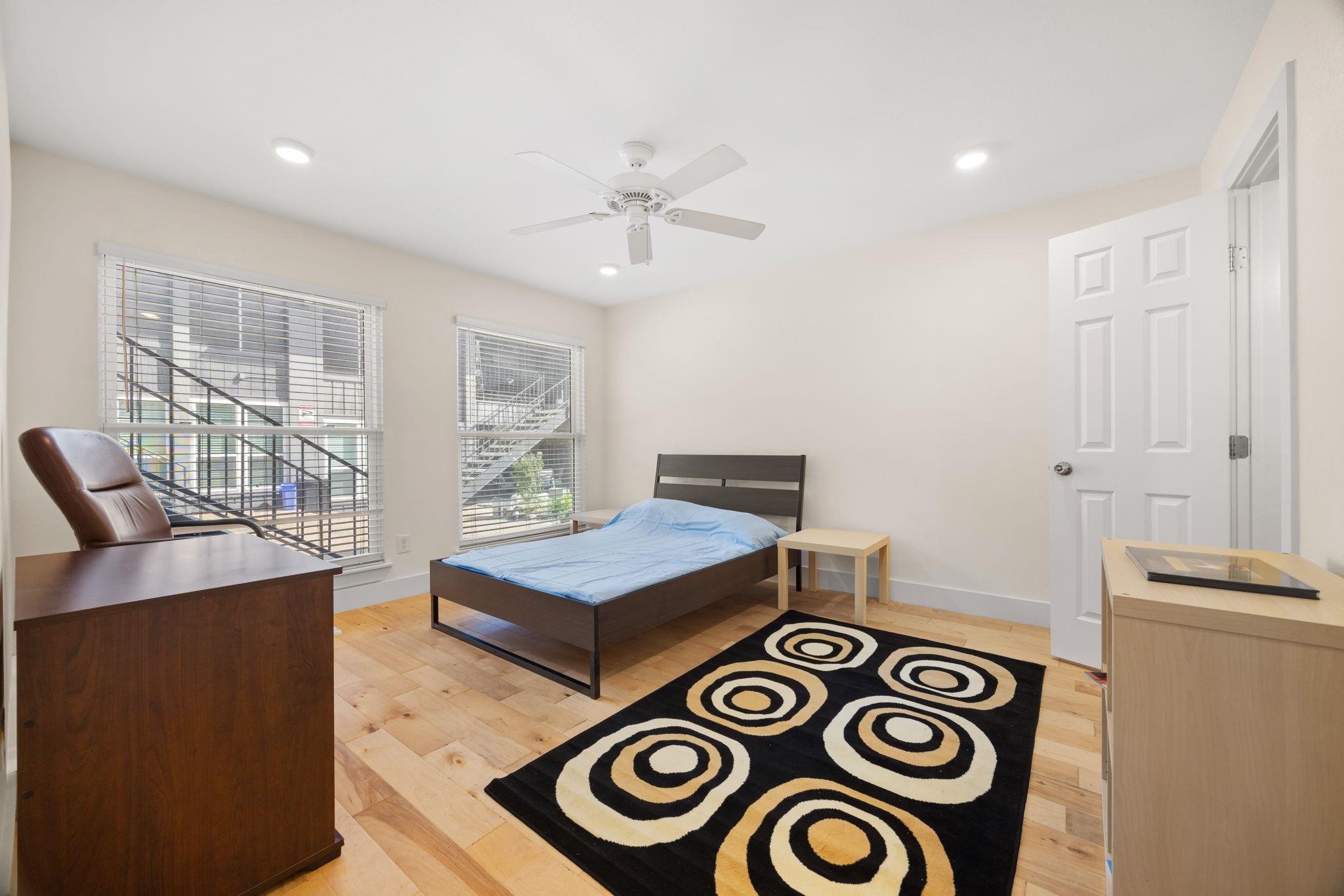 909 Reinli St # 136, Austin, TX 78751