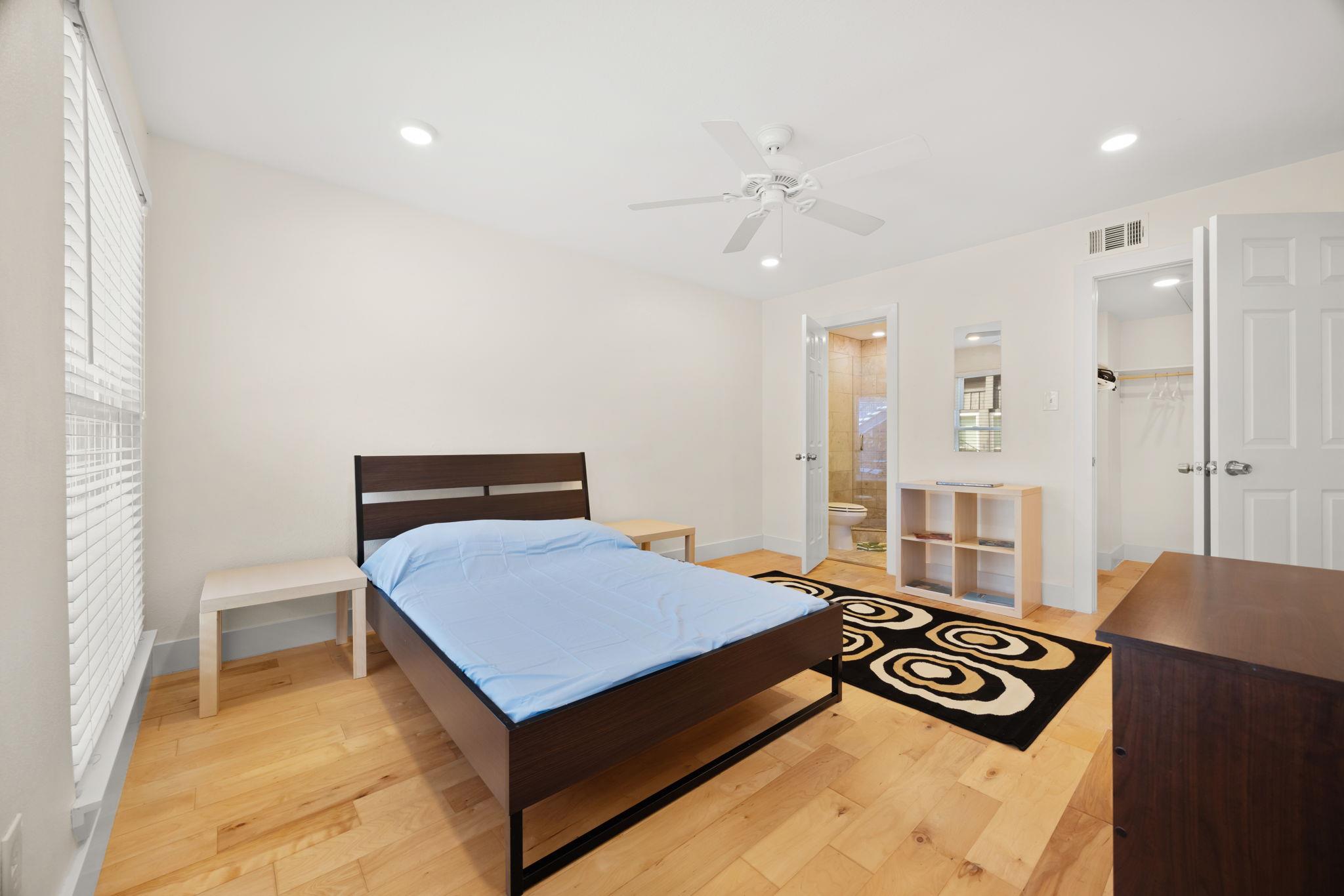 909 Reinli St # 136, Austin, TX 78751