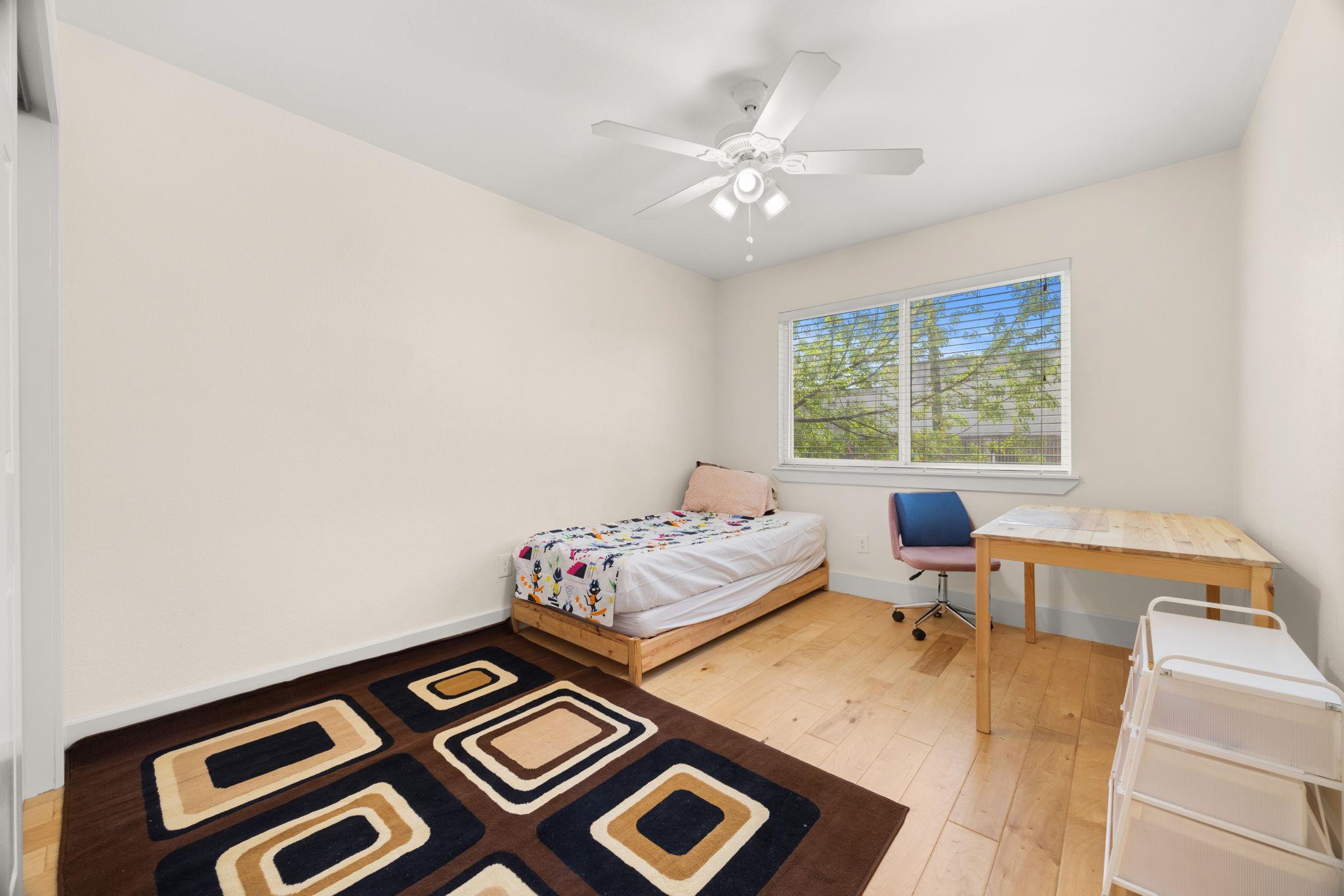 909 Reinli St # 136, Austin, TX 78751