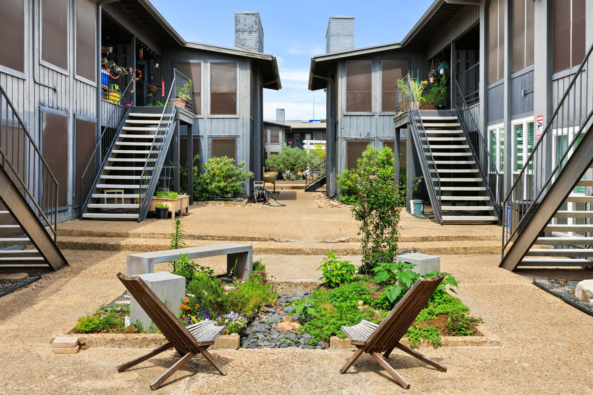 909 Reinli St # 136, Austin, TX 78751