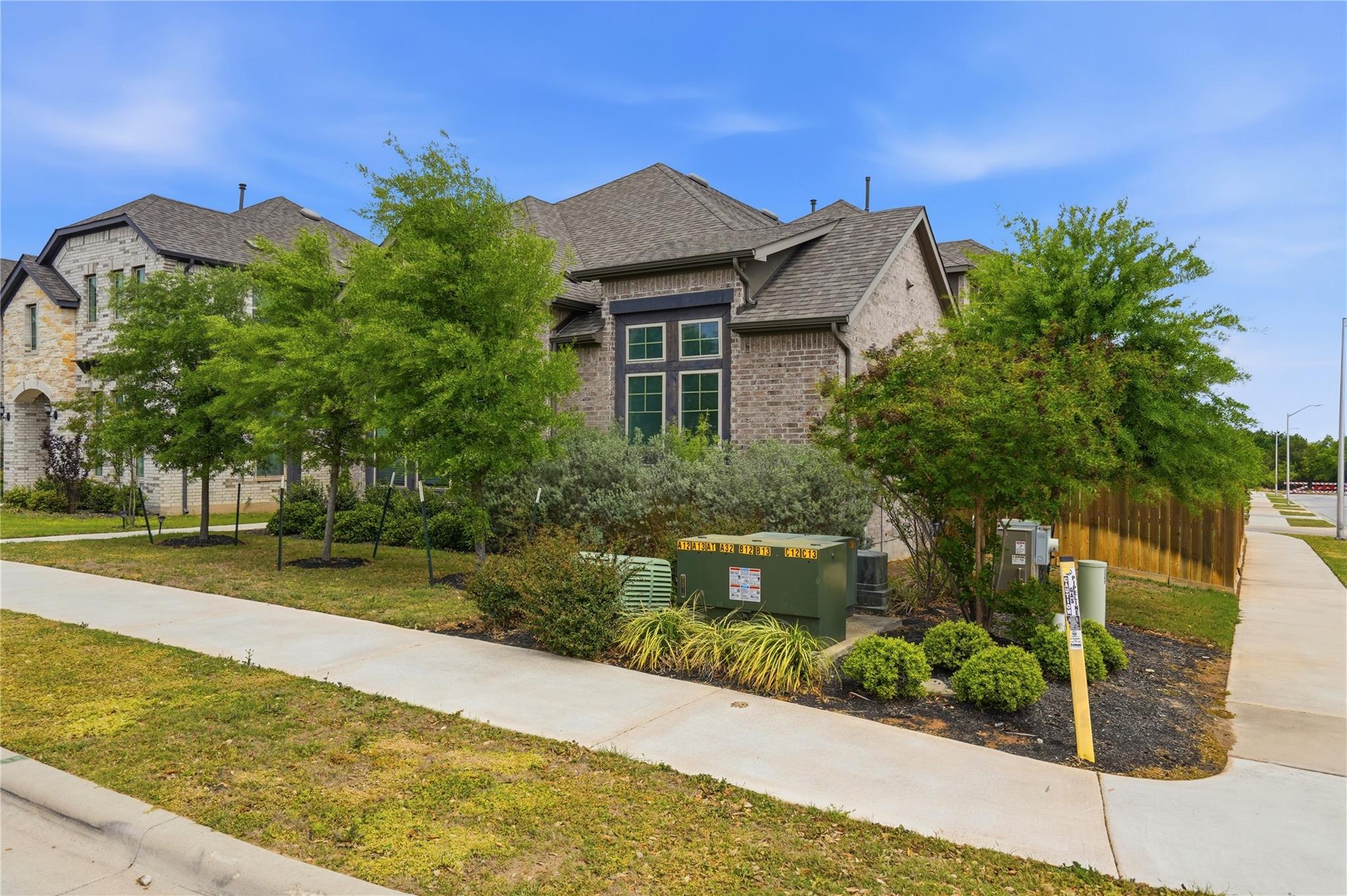 2804 Stone Branch Dr, Leander, TX 78641