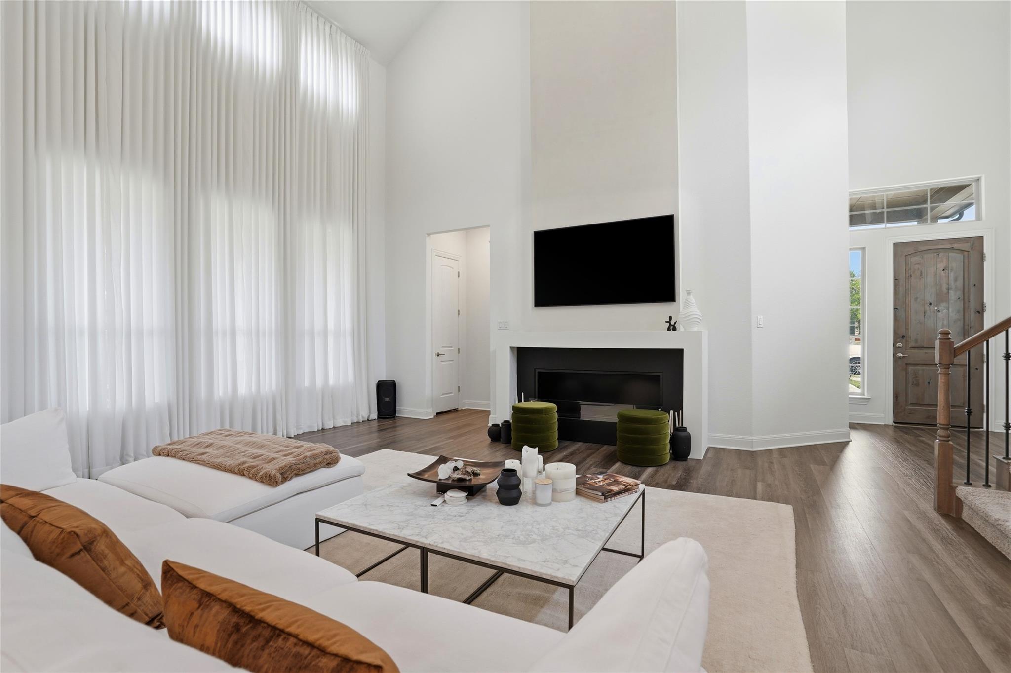 2804 Stone Branch Dr, Leander, TX 78641