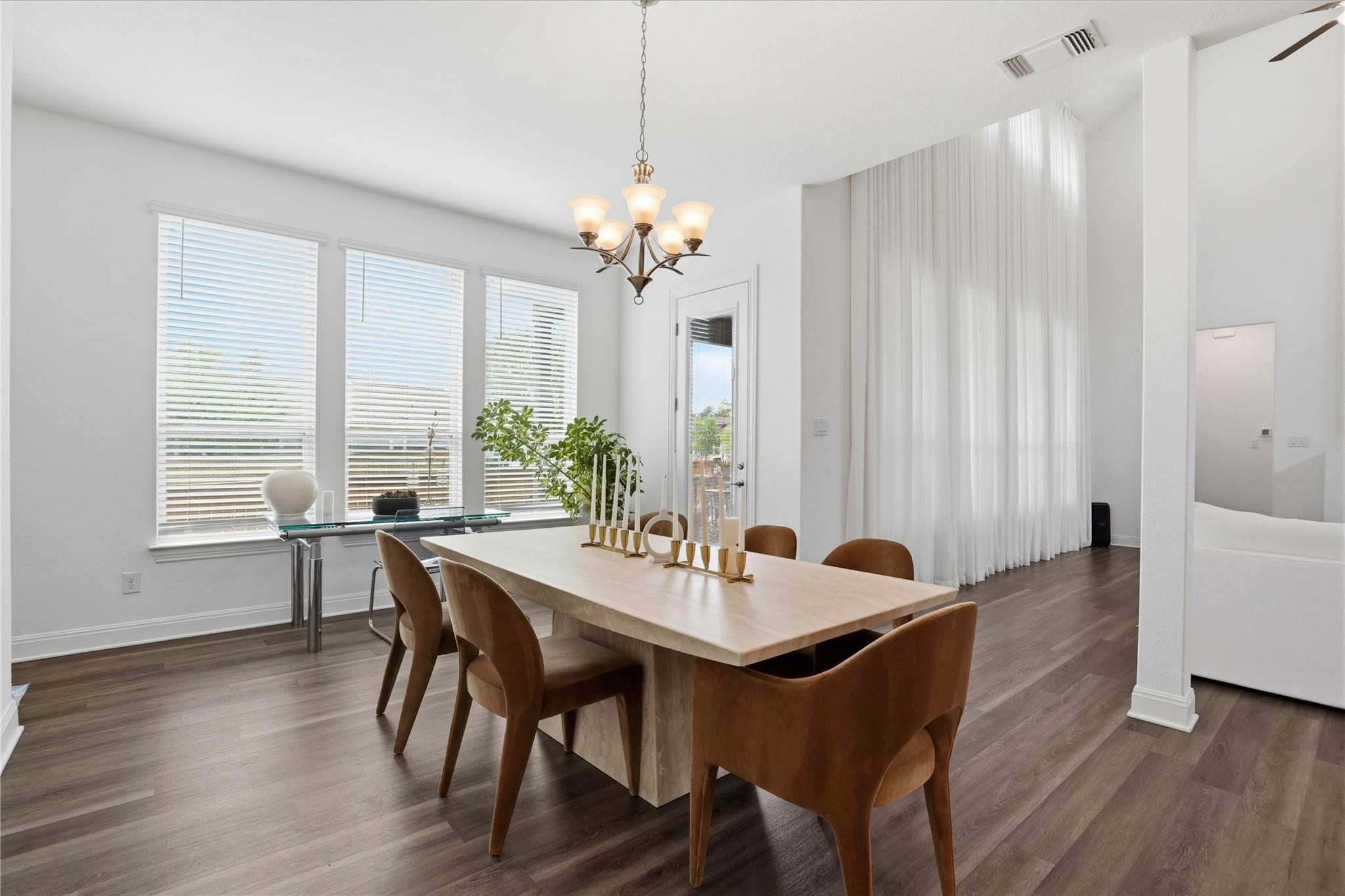 2804 Stone Branch Dr, Leander, TX 78641