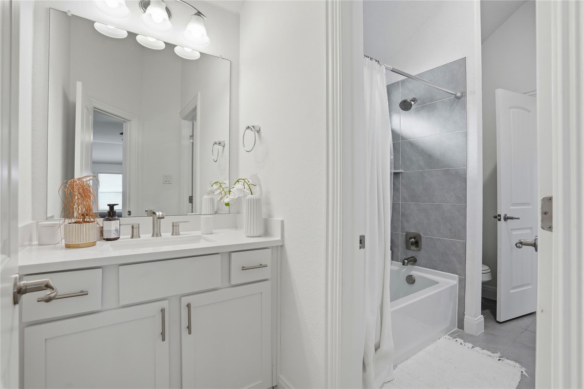 2804 Stone Branch Dr, Leander, TX 78641