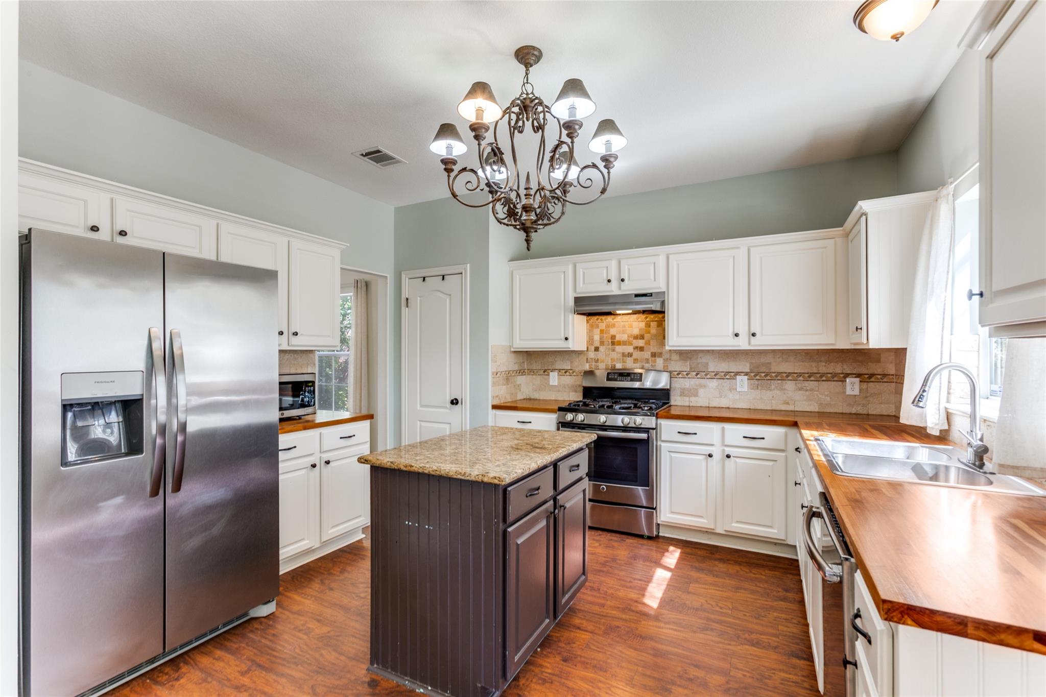 6605 Oasis Dr, Austin, TX 78749