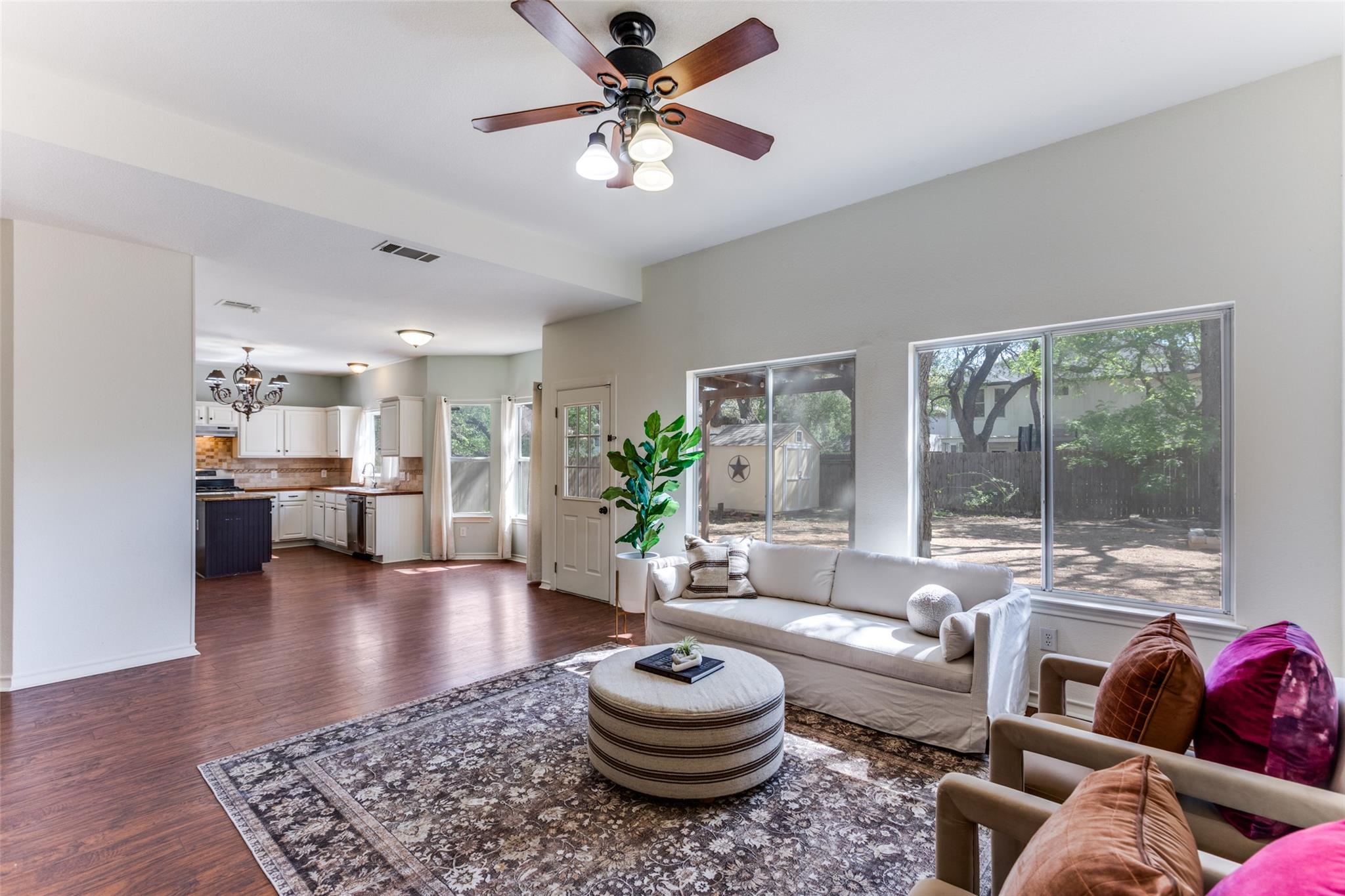 6605 Oasis Dr, Austin, TX 78749