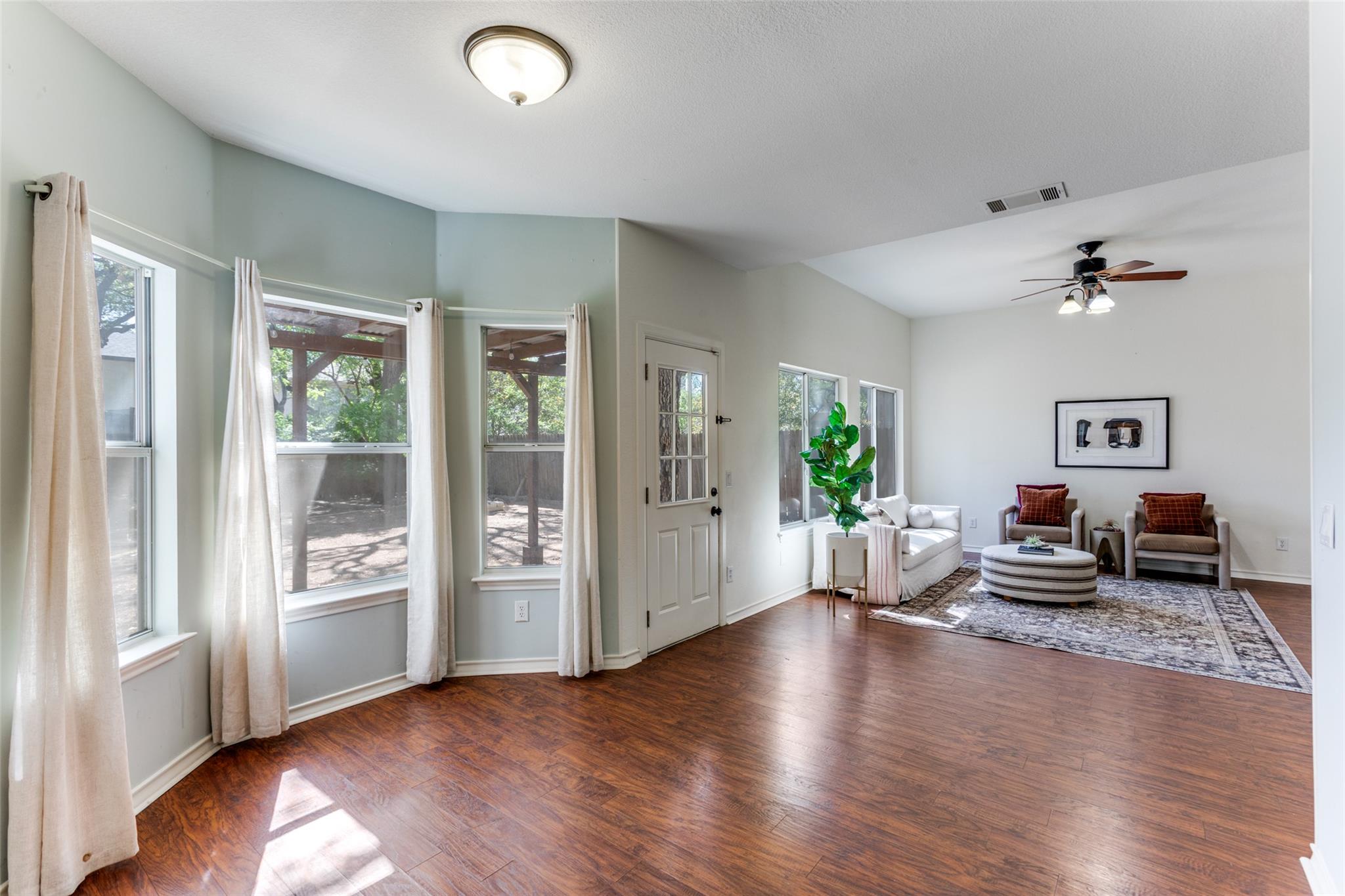 6605 Oasis Dr, Austin, TX 78749