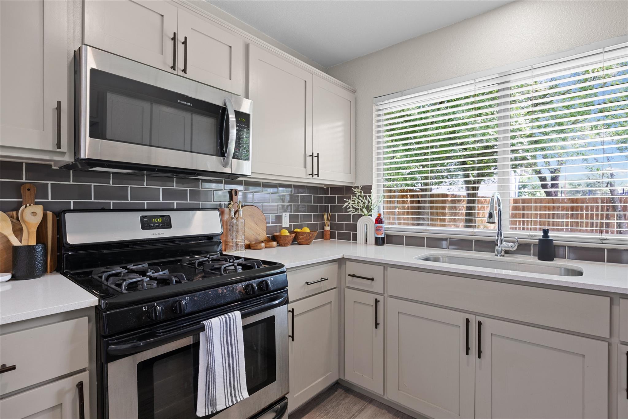 704 Buckingham Pl, Austin, TX 78745