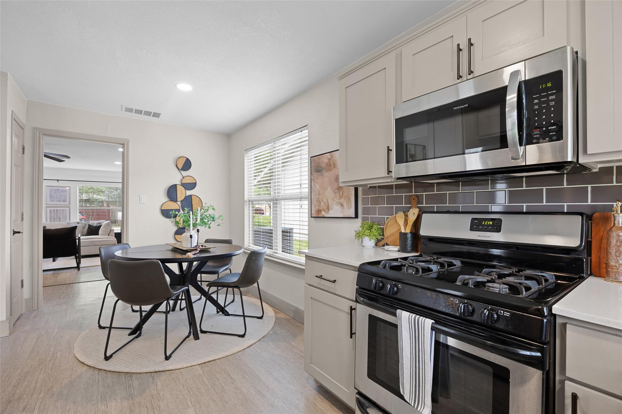 704 Buckingham Pl, Austin, TX 78745