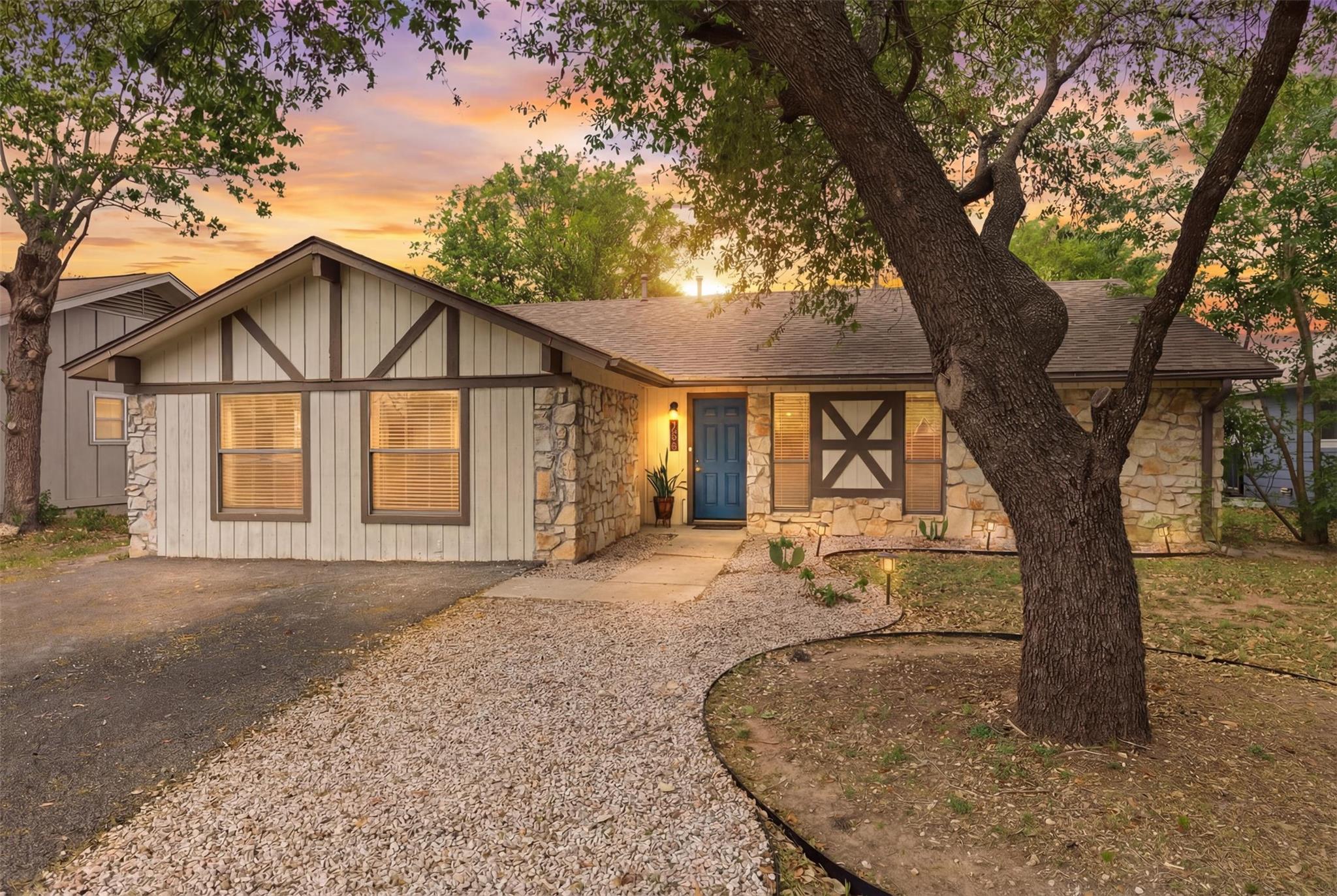 704 Buckingham Pl, Austin, TX 78745