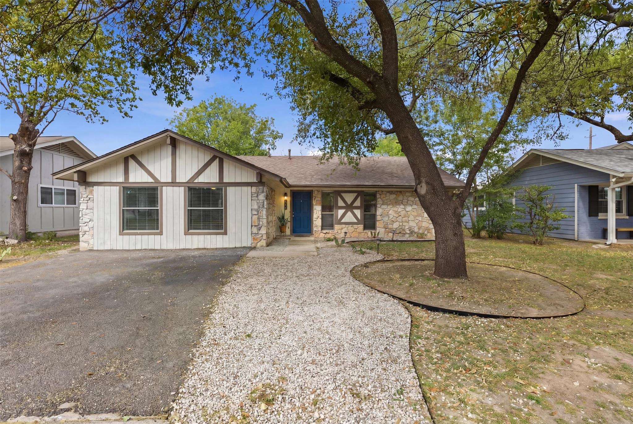 704 Buckingham Pl, Austin, TX 78745