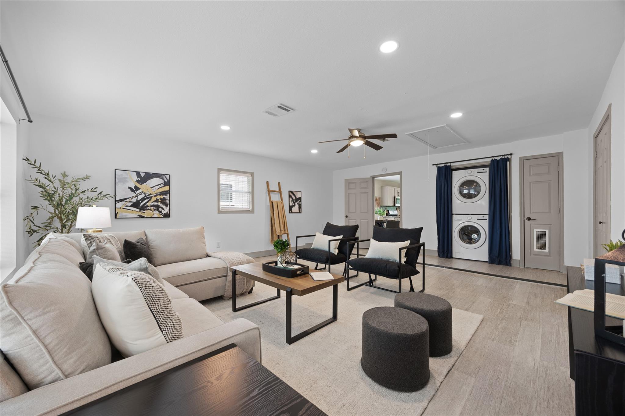 704 Buckingham Pl, Austin, TX 78745