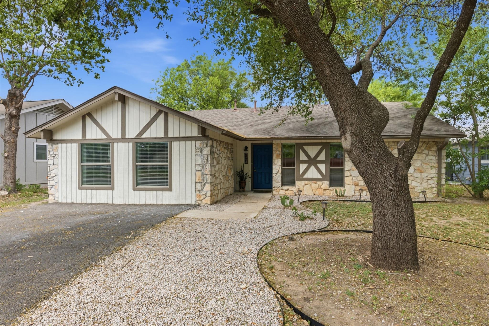 704 Buckingham Pl, Austin, TX 78745