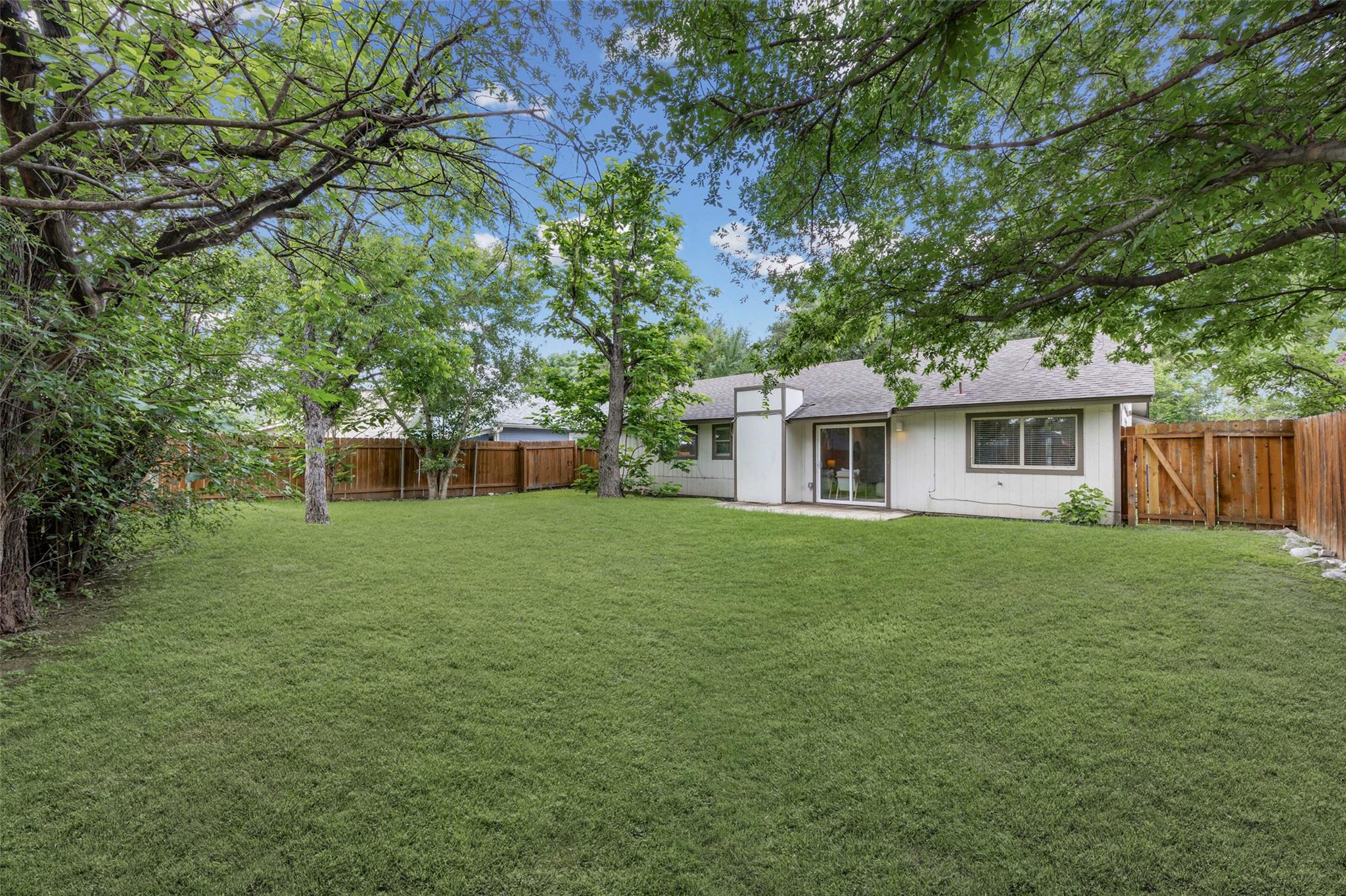 704 Buckingham Pl, Austin, TX 78745